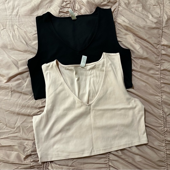 Yogalicious 2 pack cropped tops - Picture 2 of 9